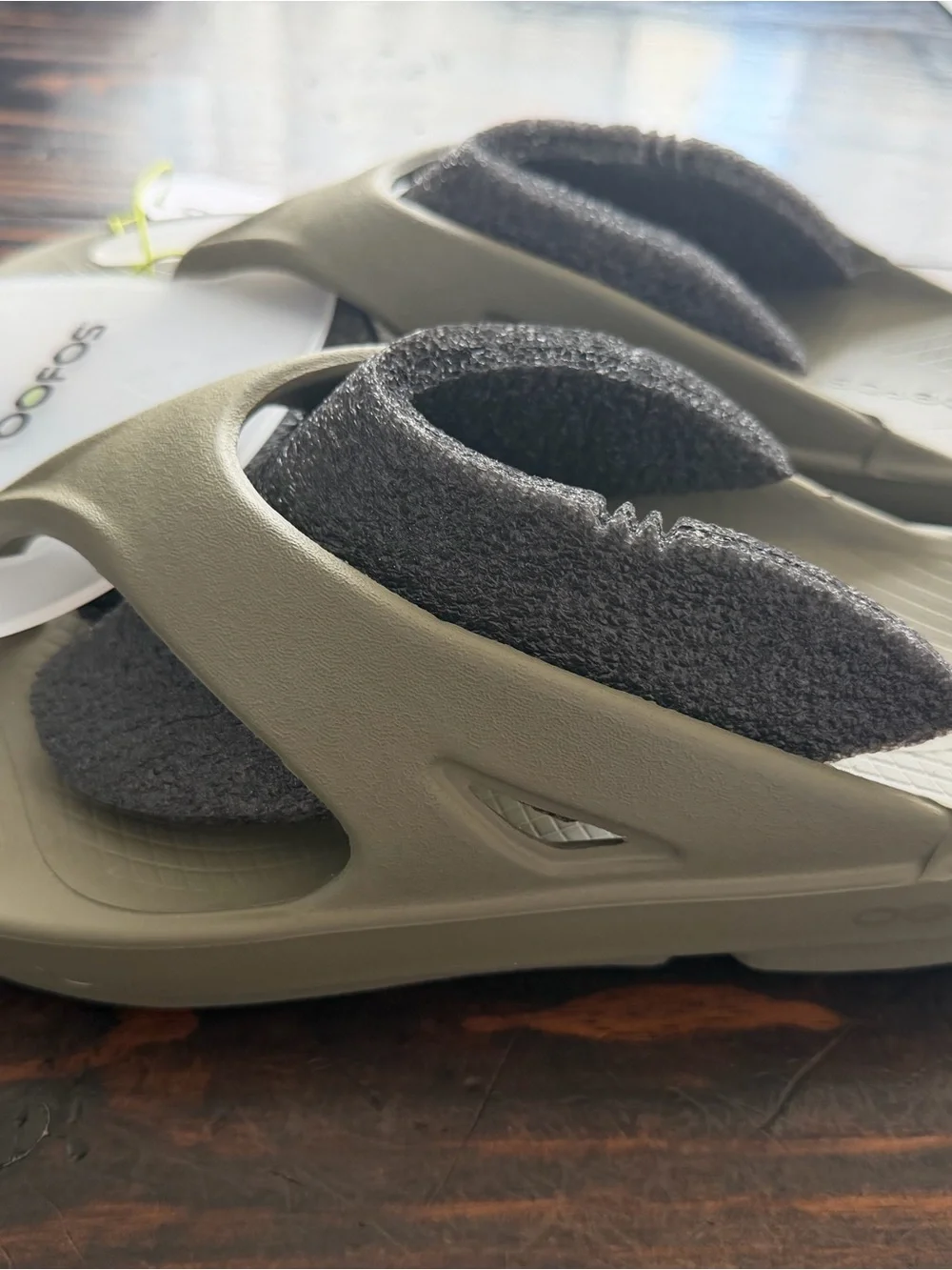 OOFOS Men’s Olive/Taupe Slide Sandals